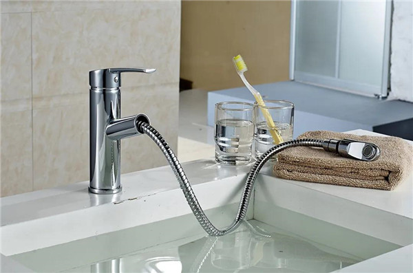 水龙头 大型家用品 选购保养技巧.jpg